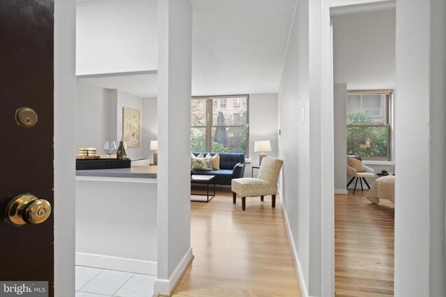 Building Photo - 1260 21st St NW