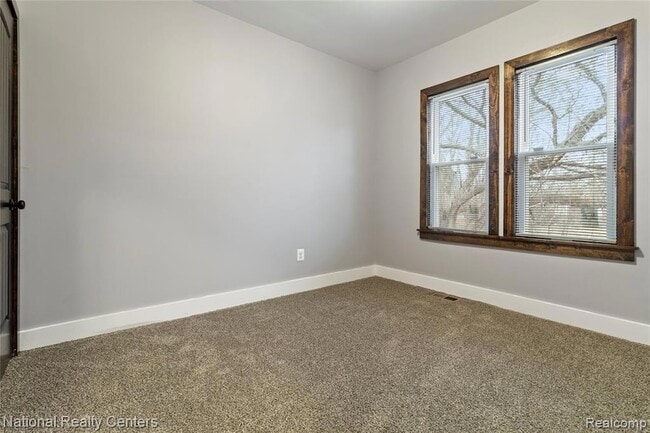 Building Photo - 767 Navahoe St