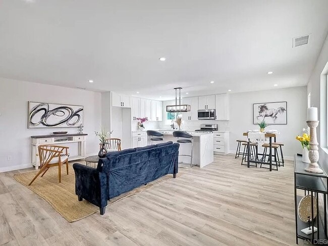 Building Photo - BEAUTIFUL REMODELED HOME IN IMPERIAL BEACH