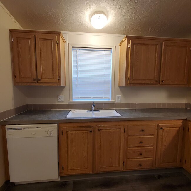 Building Photo - 31811 Begonia Ln