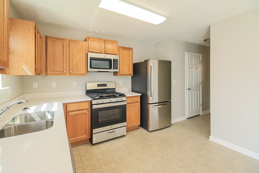 Building Photo - 4353 Grant Forest Cir