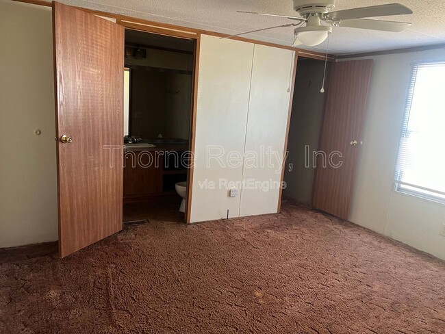 Building Photo - 137 Matts Ln