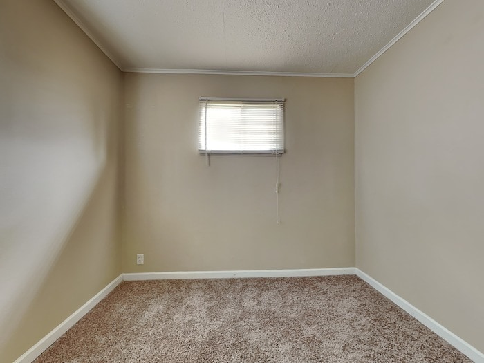 Building Photo - 457 Park Dr