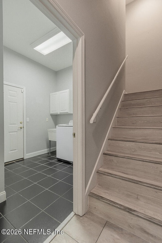 Building Photo - 5466 River Trail Rd N