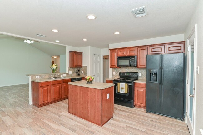 Building Photo - 4022 Mt Everest Way