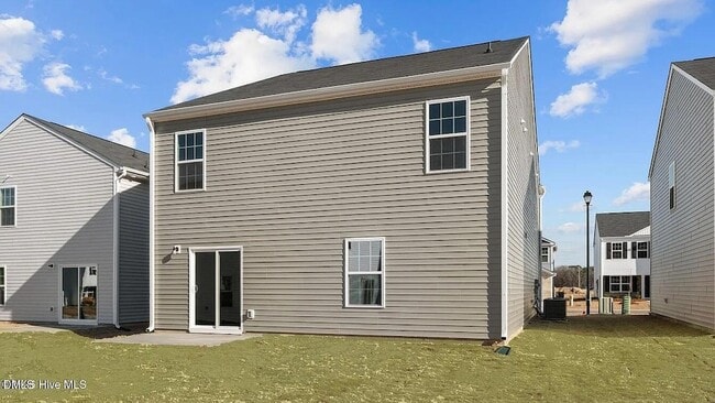 Building Photo - 286 Palm Dr