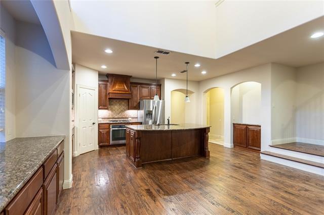 Building Photo - 2409 Lynbridge Dr