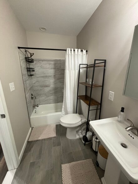 Building Photo - 1151 Myrtle Ave