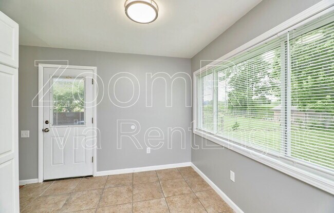 Building Photo - 2700 Steeplechase Ln