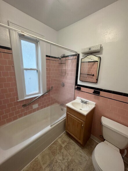 Building Photo - 106 Highland Ave