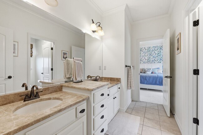 Building Photo - {10500} Luxury Living in Mills Crossing Estates +  Spacious Floorplan with Designer Finishes