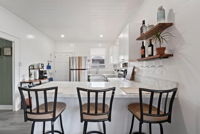 Building Photo - 84-973 Hana St