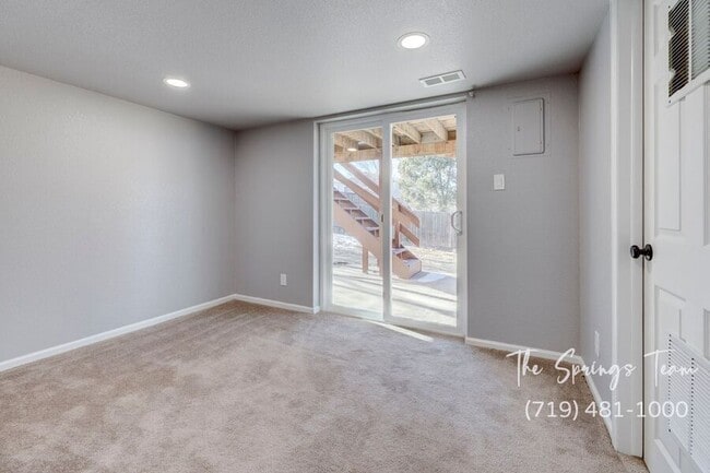 Building Photo - 6460 Bugle Dr