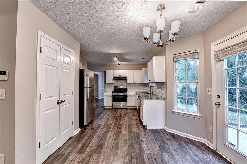 Building Photo - 1227 Yellow River Dr