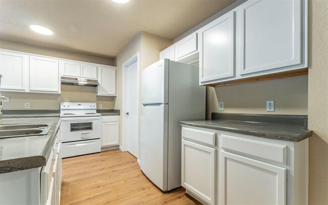 Building Photo - 7106 Thannas Way