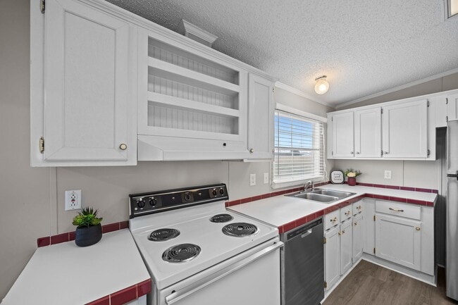 Building Photo - Charming 3-Bedroom Home on Spacious 2.64-Acre Lot in Graham, NC