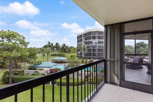 Building Photo - 5279 Fountains Dr S