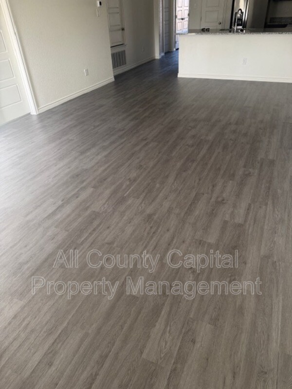 Building Photo - 8905 Ash Rd