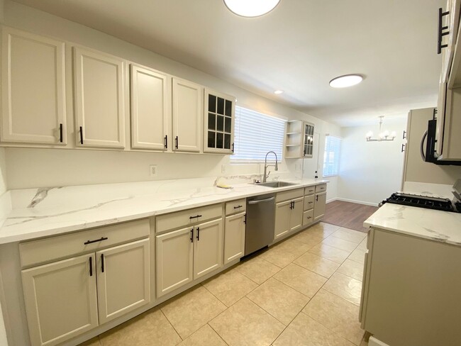 Building Photo - Gorgeous 3-Bedroom Home for Rent in Lompoc