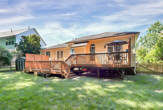 Building Photo - Beautiful 4/3 Home for Rent