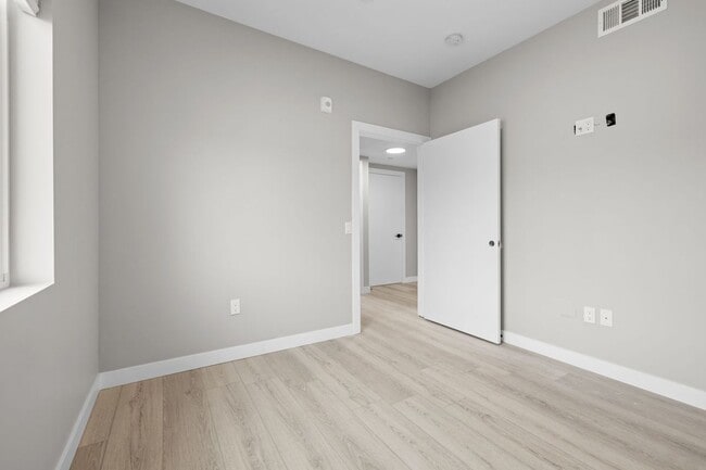 Building Photo - 12714 S Figueroa St