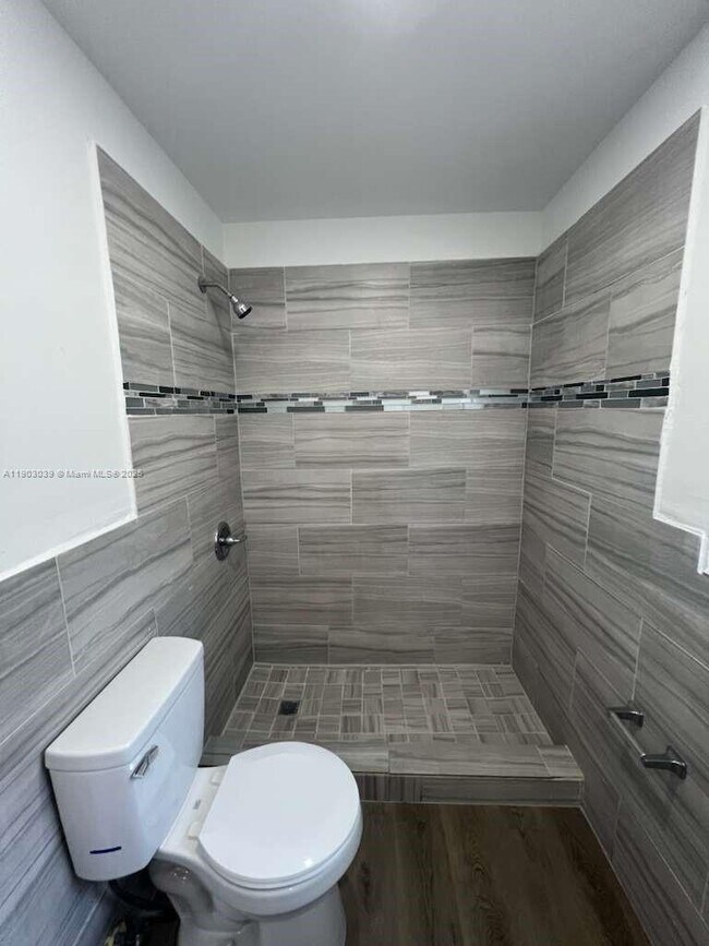 Building Photo - 1236 NW 4th Ave