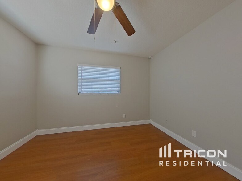 Building Photo - 1184 Robmar Rd