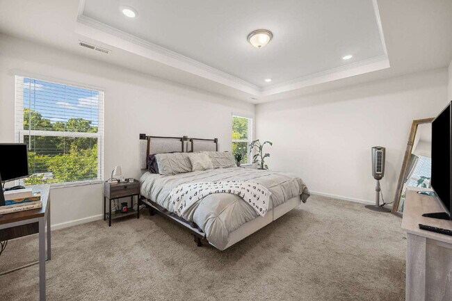 Building Photo - "Charming 3-Bed Townhouse with Granite Touches & Garage in Concord!"