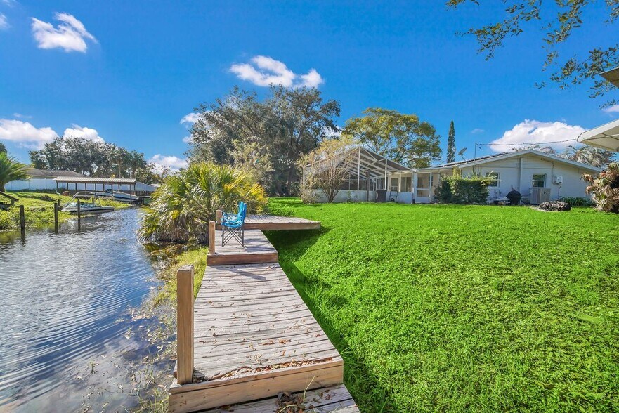 Building Photo - 5 SE Ocale Way