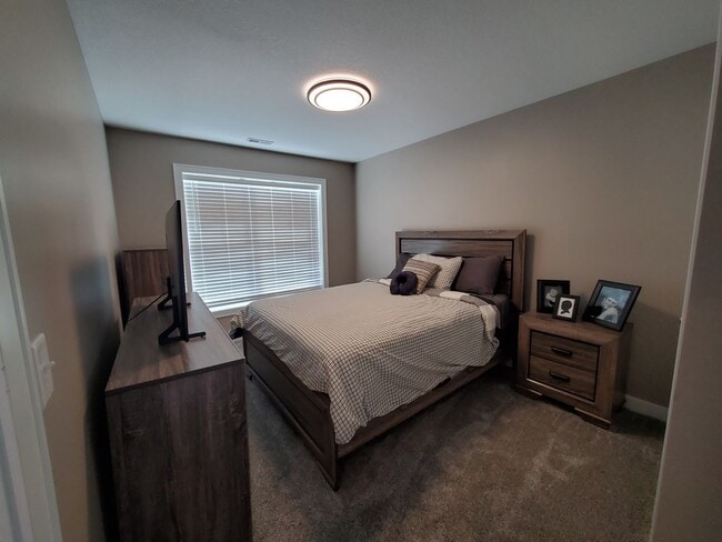 Building Photo - NEW CONSTRUCTION: 2 Bedroom 2 Full Bath Single Story in East Moline