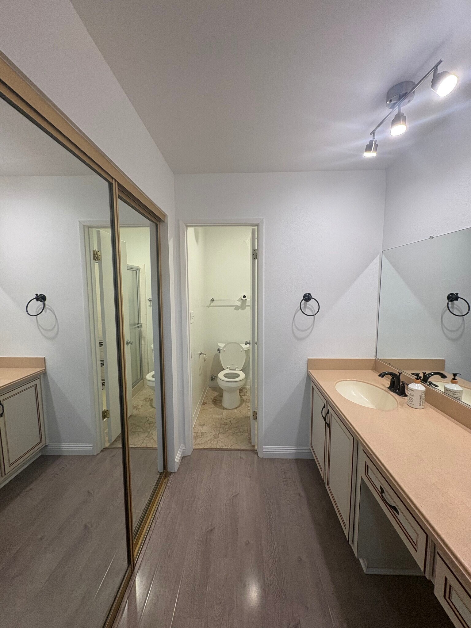 Building Photo - 5718 Ravenspur Dr