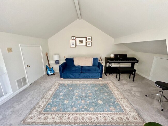 Building Photo - 3640 39th Street NW #E527