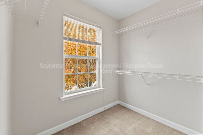 Building Photo - 5129 Maracas Arch