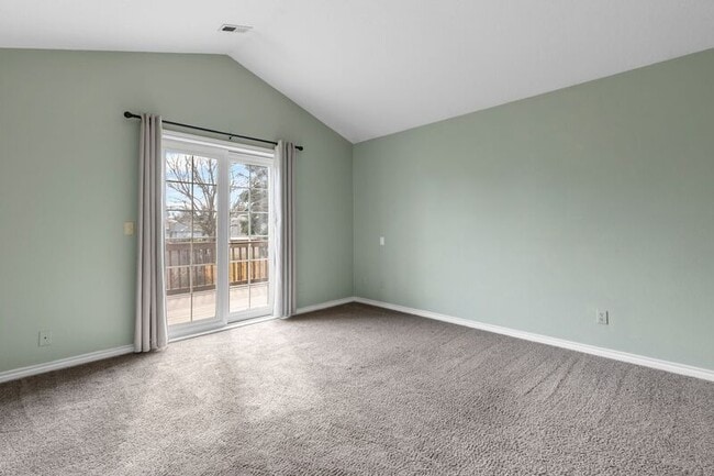 Building Photo - 700 SW 27th Way