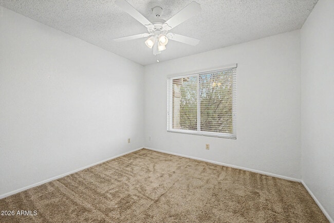 Building Photo - 932 W Libra Dr