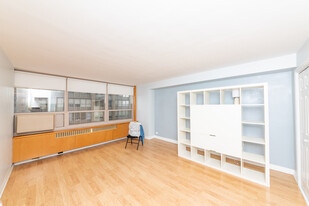 Building Photo - 3950 N Lake Shore Dr