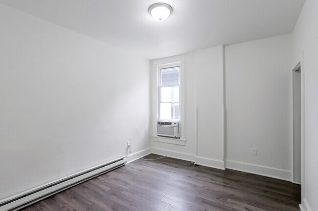 Building Photo - 3016 Stout St