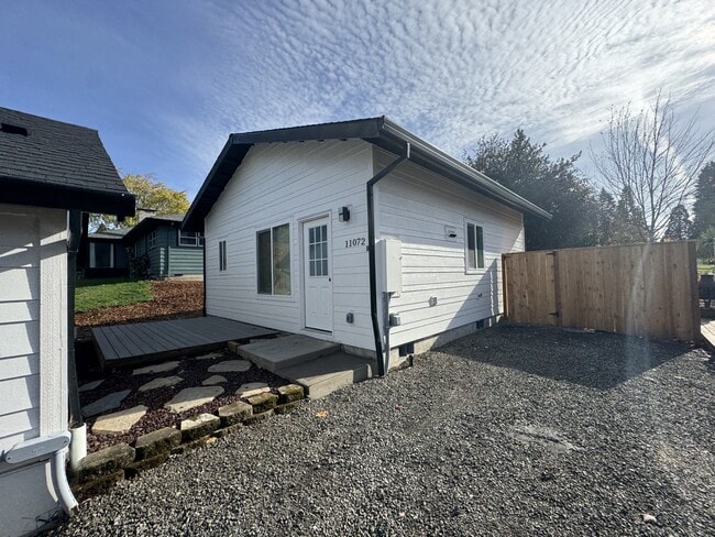 Building Photo - 11072 SW Sunny Hl Ln