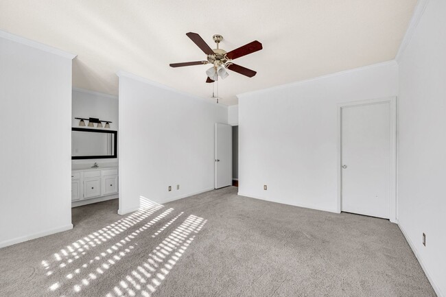 Building Photo - Awesome 2BE/2BA condominium at Lions Head!