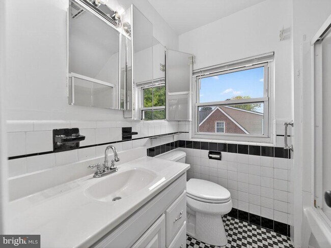 Building Photo - 10506 Lorain Ave