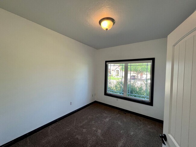 Building Photo - 3106 66th Ave Ct
