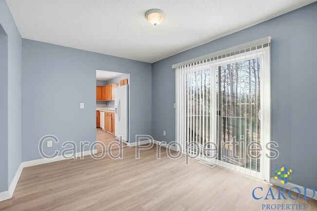 Building Photo - 2713 Daffodil Dr