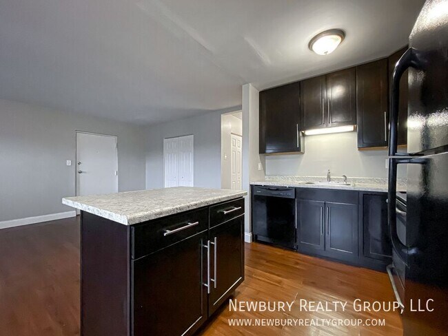 Building Photo - 1816 Chessland St