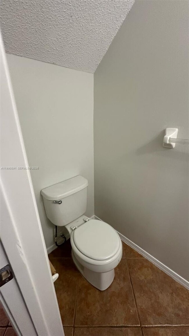 Building Photo - 50 Key W Ct