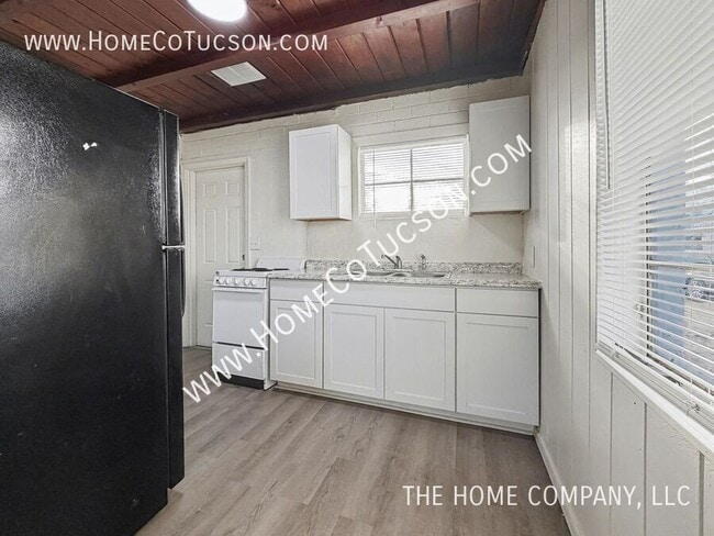 Building Photo - 4124 S 9th Ave