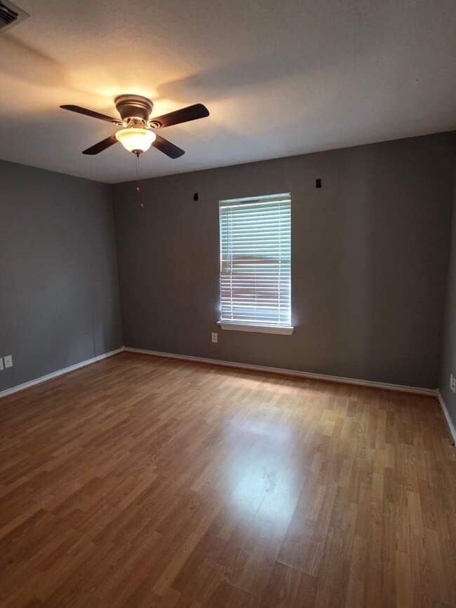 Building Photo - 3367 Angel Ln