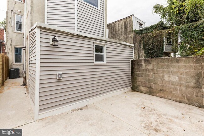 Building Photo - 1626 N 25th St