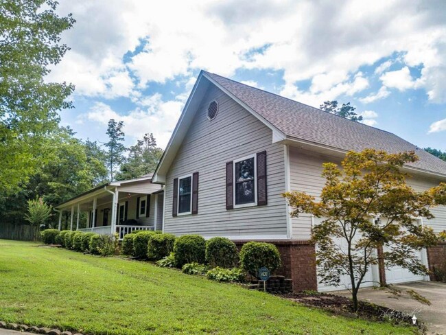 Building Photo - 11 Henry Ct