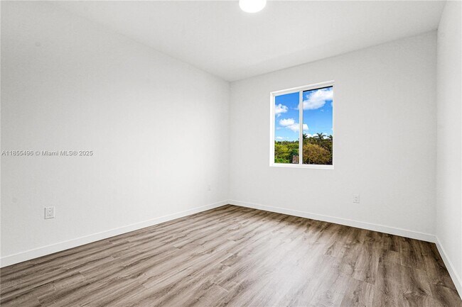 Building Photo - 22469 SW 125th Ave