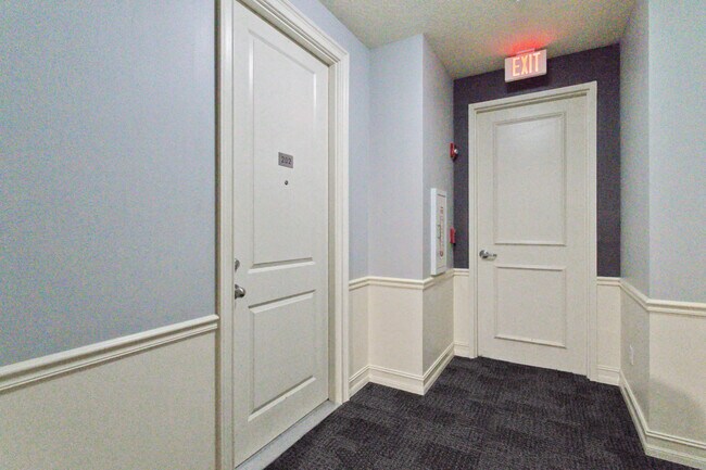 Building Photo - 12 SE 1st Ave